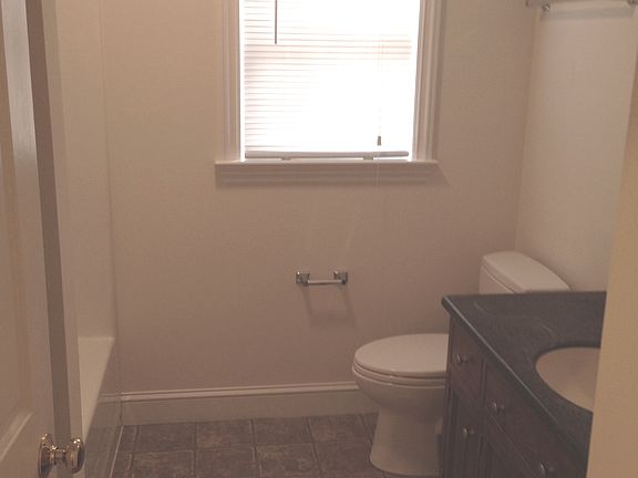 2nd Floor Bathroom_10102014