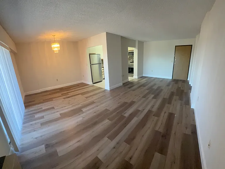 10 N Wood Ave #502 — Photo 1