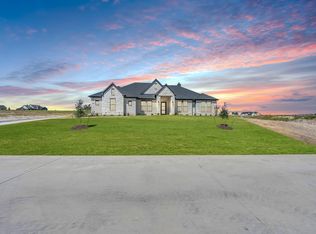 270 Marie Ln, Waxahachie, TX 75167