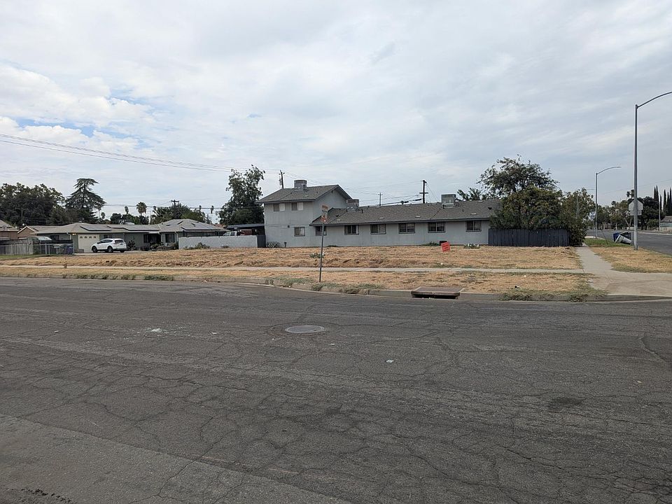 2nd image of 307 Fresno St