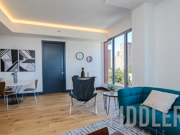 10 Montieth St #535 — Photo 3