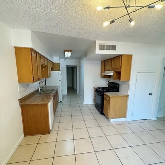 4461 Buena Vista Dr — Photo 6