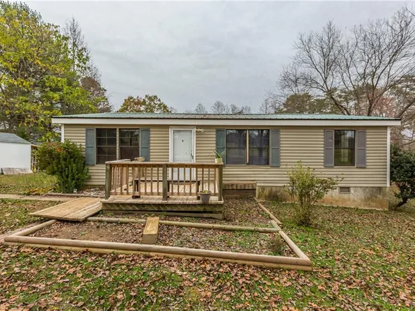 1217 Love Rd, Pilot Mountain, NC 27041