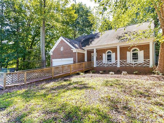 2nd image of 4903 Hickory Woods Dr