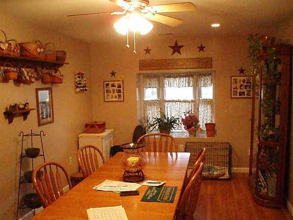 3rd image of 1577 Woodville Pike
