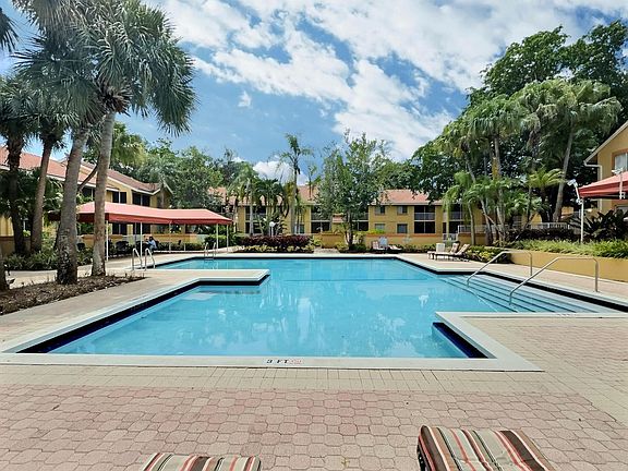 4th image of 1149 Coral Club Drive #1149