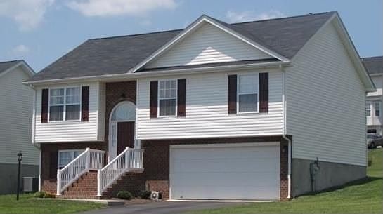 1st image of 4605 Autumn Ln NW