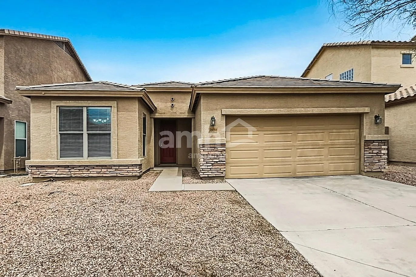 3 bed, 2.0 bath, 1702 sqft, $1,990 — Photo 1