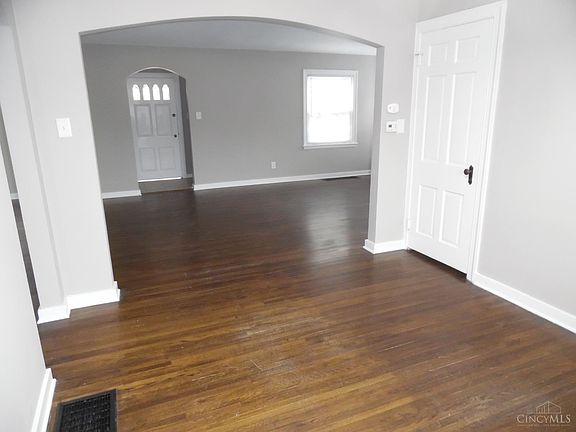 5th image of 2315 Hill Ave
