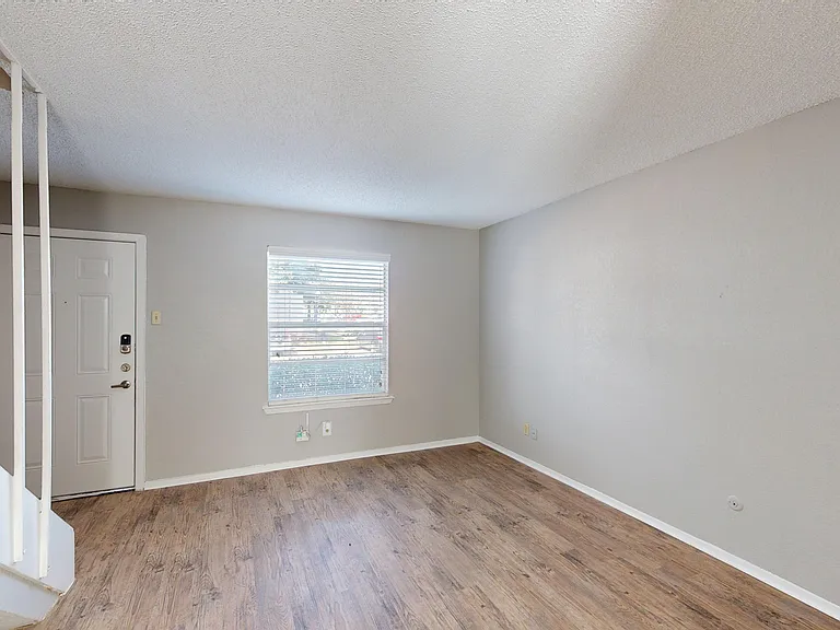 Addison Apartments at the Park — Photo 215
