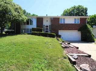 2716 N Millbrook Dr, Peoria, IL 61604