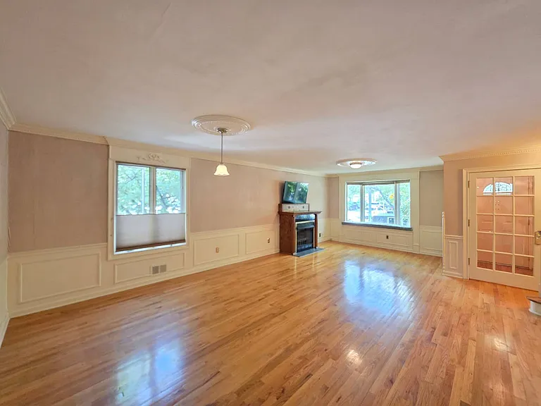 5 Wirt Ave — Photo 6