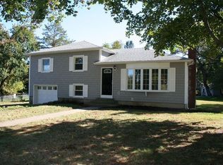 16 Rankin Ct, Uncasville, CT 06382