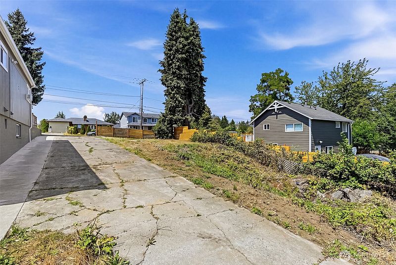 4th image of 13426 22nd Avenue S