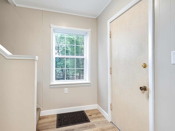 3rd image of 1322 College Ave