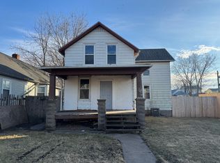 323 1st Ave, Clinton, IA 52732