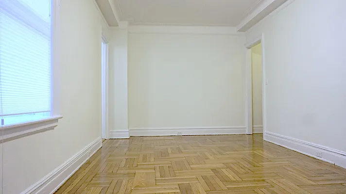 Rented by Metropolitan Equities | media 14