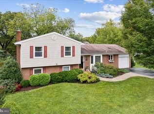 1421 Valley Mill Ct, Herndon, VA 20170