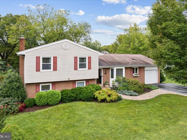 1421 Valley Mill Ct, Herndon, VA 20170