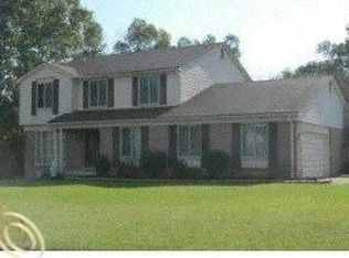23840 Scott Dr, Farmington Hills, MI 48336