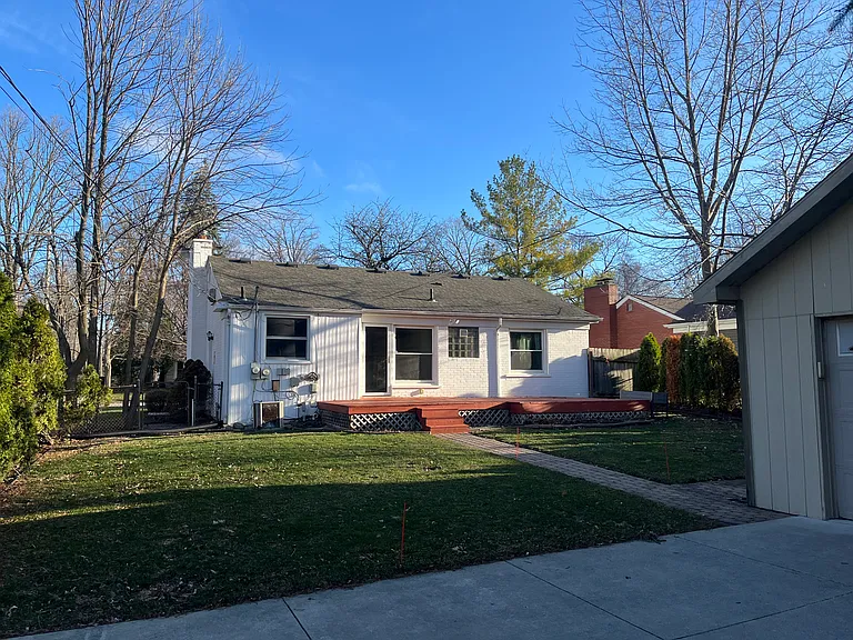 15859 Buckingham Ave — Photo 24