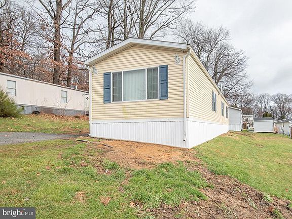 5th image of 15 Ashton Dr