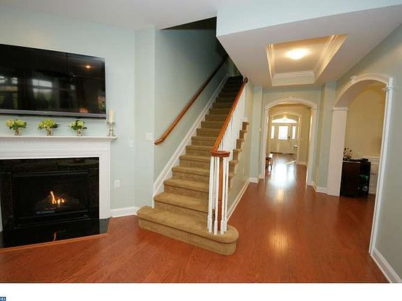 4th image of 22 Orleans St
