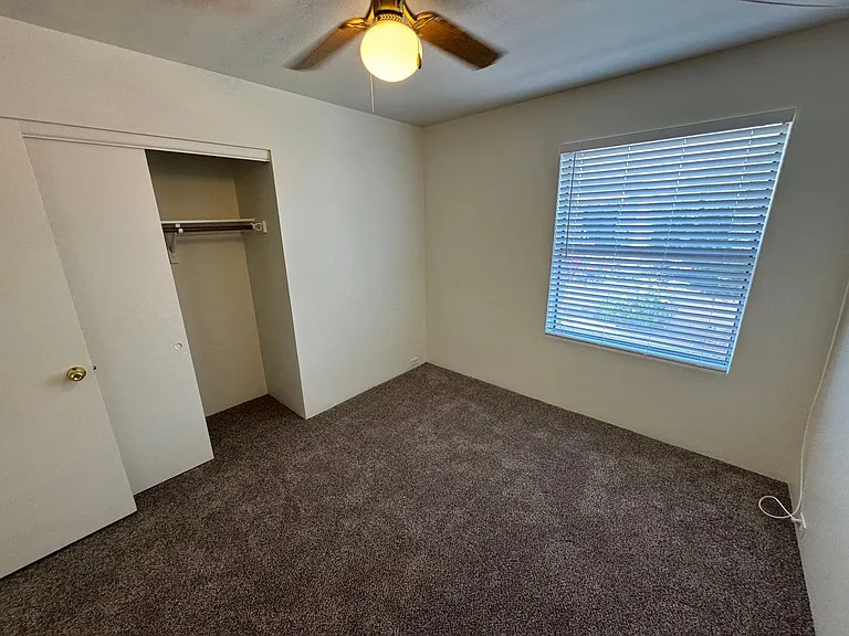 10420 N 10th St #3 — Photo 16