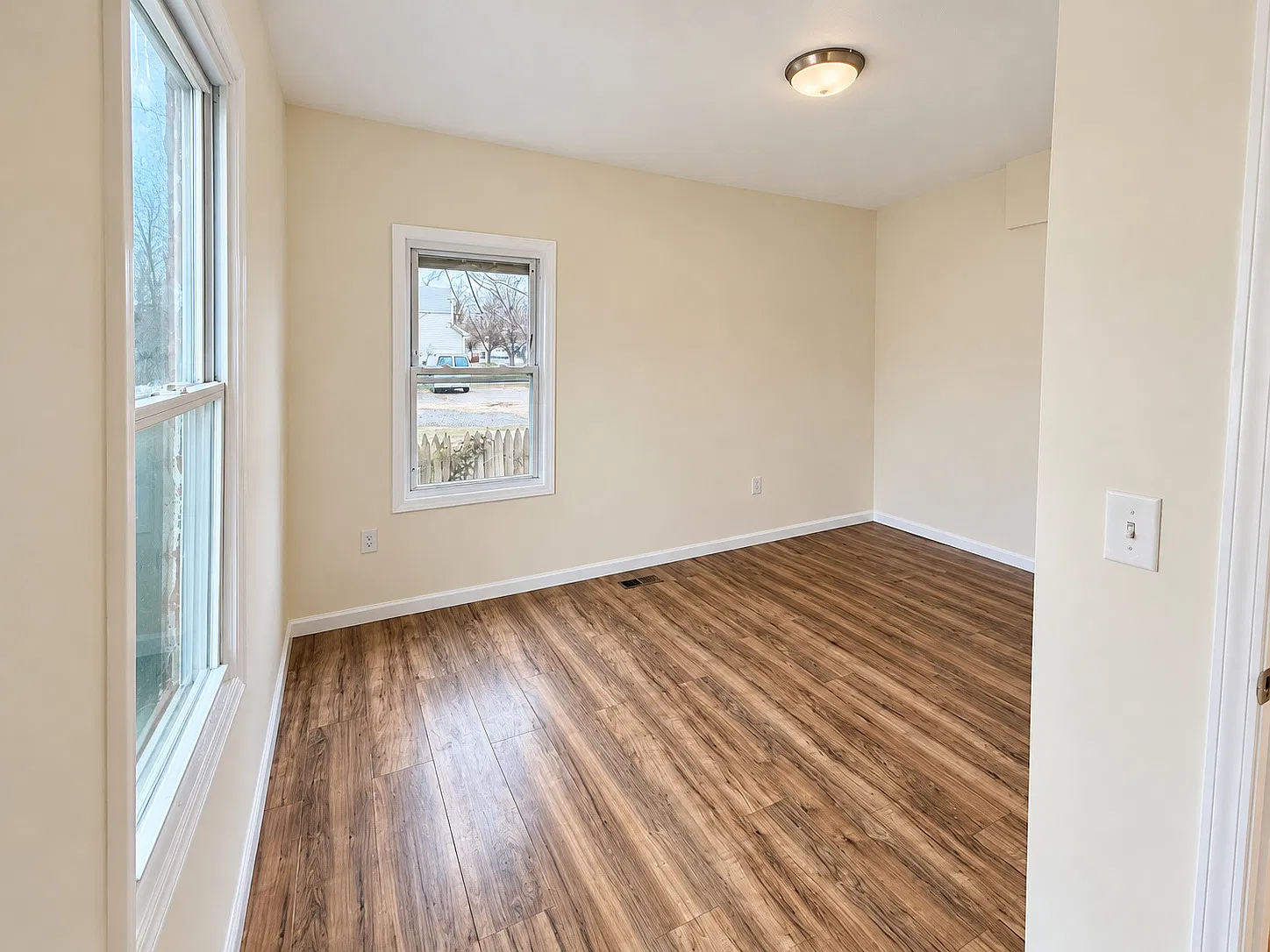 3 bed, 944 sqft, $3,000 — Photo 3