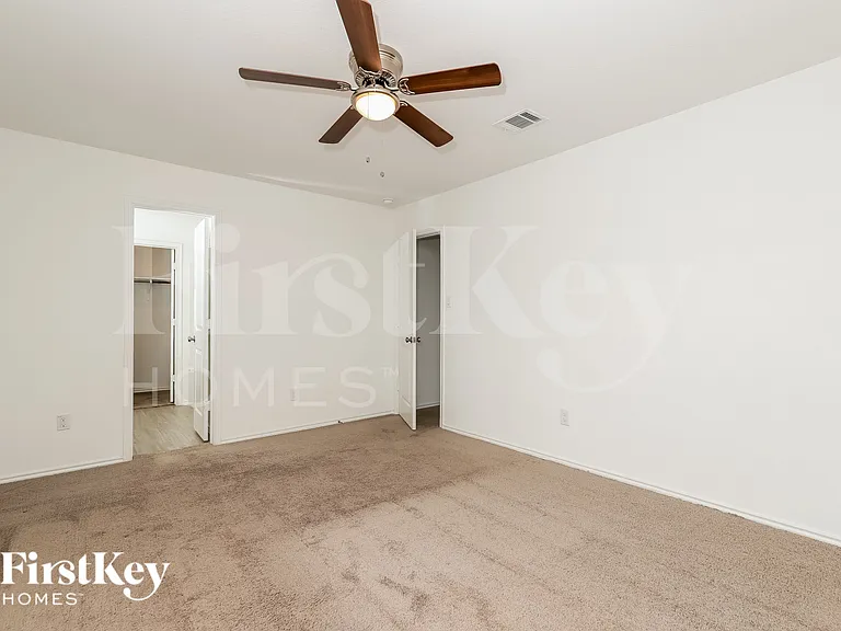 2439 Lake Hls — Photo 10