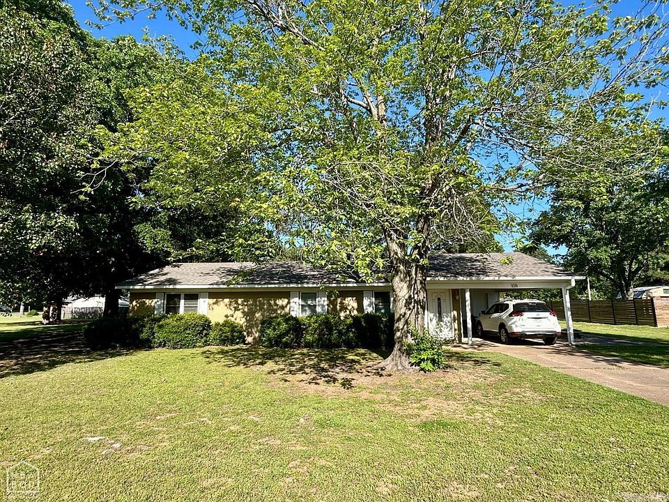 1st image of 108 N Pecan Dr