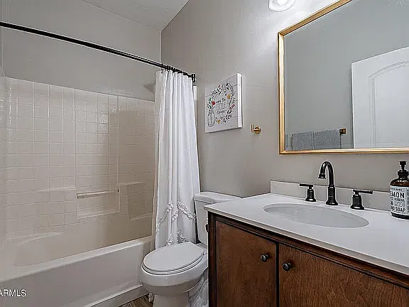 4 bed, 1692 sqft, $2,350 — Photo 3