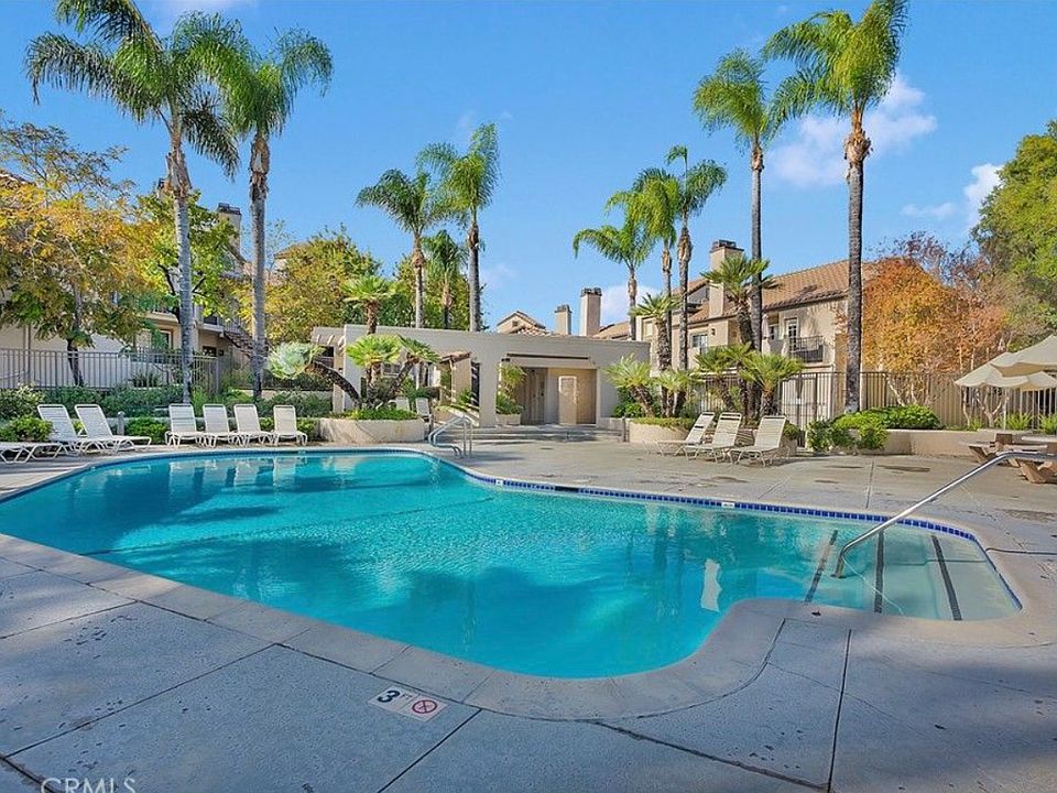 1st image of 24159 Del Monte Dr Unit 394