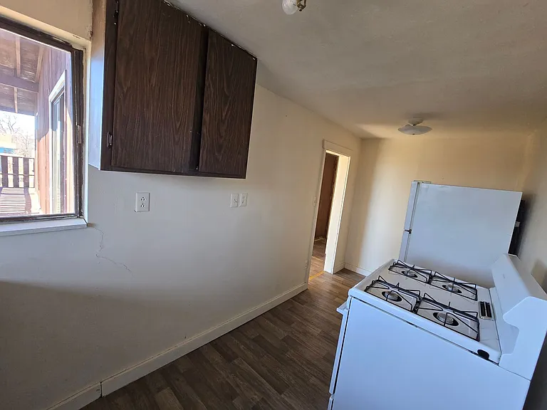 714 N Cottage Grv — Photo 7