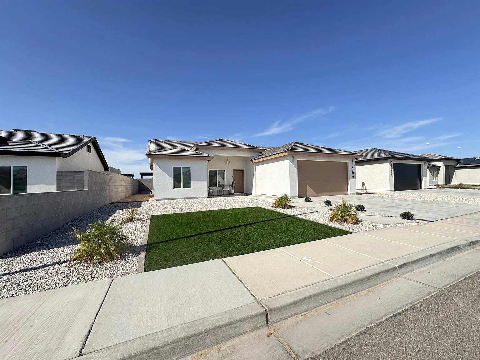 3 bed, 2.0 bath, 1250 sqft, $1,700 — Photo 1