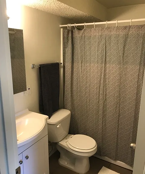 Effortless Living Near the Alaska Junction The Webster Apartments — Photo 24