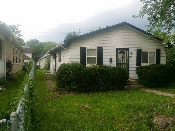 5th image of 3228 N Kenwood Ave