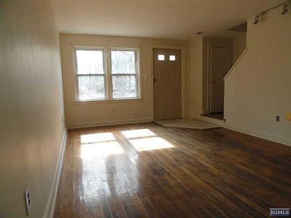 3rd image of 130 Glenbrook Pkwy #4D-16