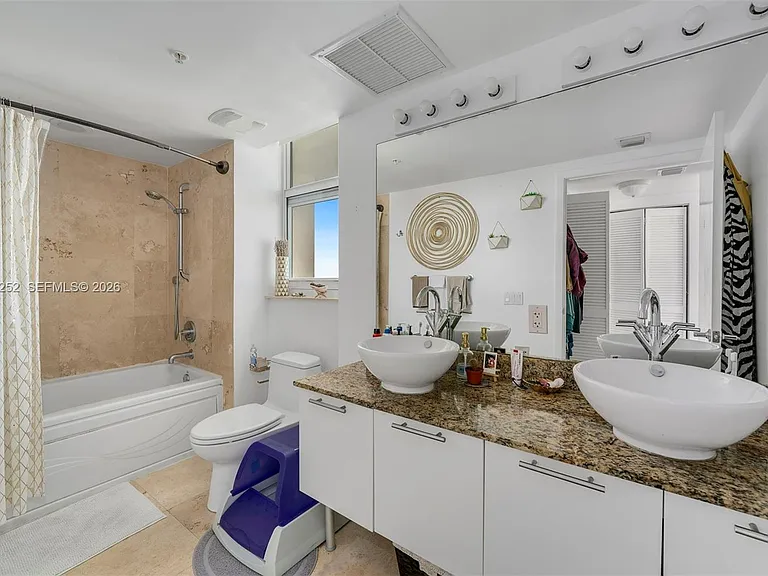 41 SE 5th St #2117 — Photo 18