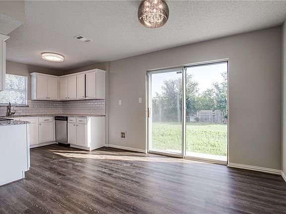 5th image of 4451 Canada Dr
