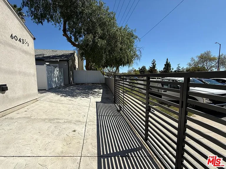 6403 Gentry Ave — Photo 21