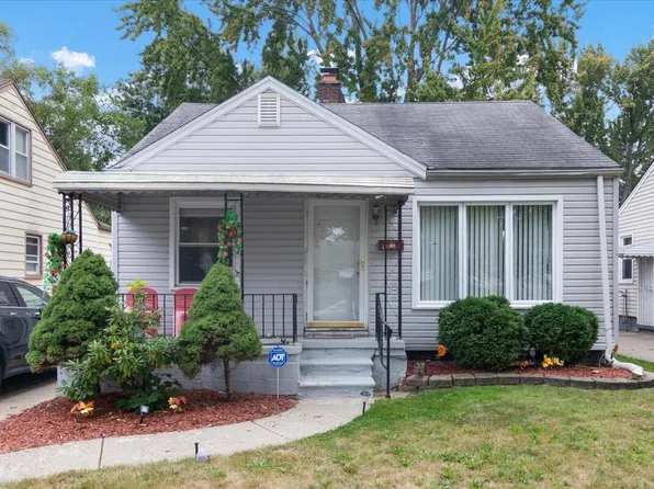 19160 Woodside St, Harper Woods, MI 48225