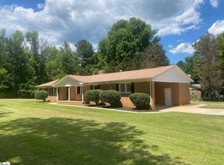 141 Carroll Dr, Laurens, SC 29360