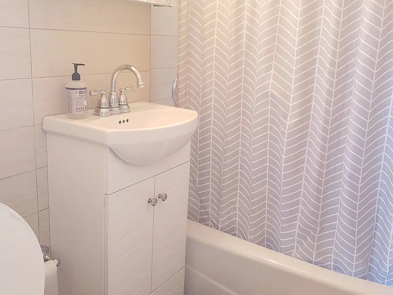 515 Cathedral Pkwy #9G — Photo 7