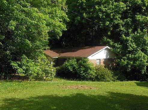 2nd image of 929 E Glochester Pl