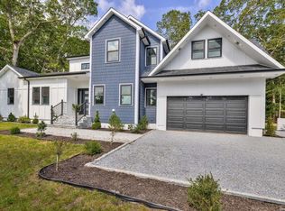 2346 N Wading River Rd, Wading River, NY 11792