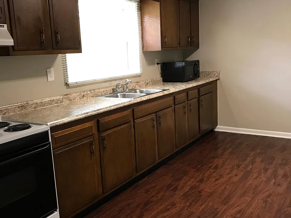 Extra large kitchen with new countertops