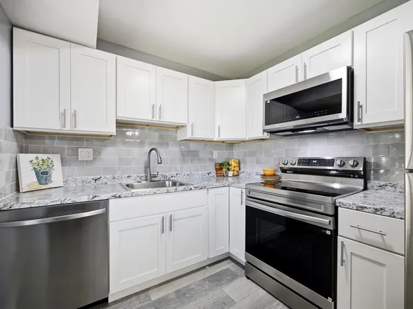 25 Nassau Dr #25, Springfield, MA 01129