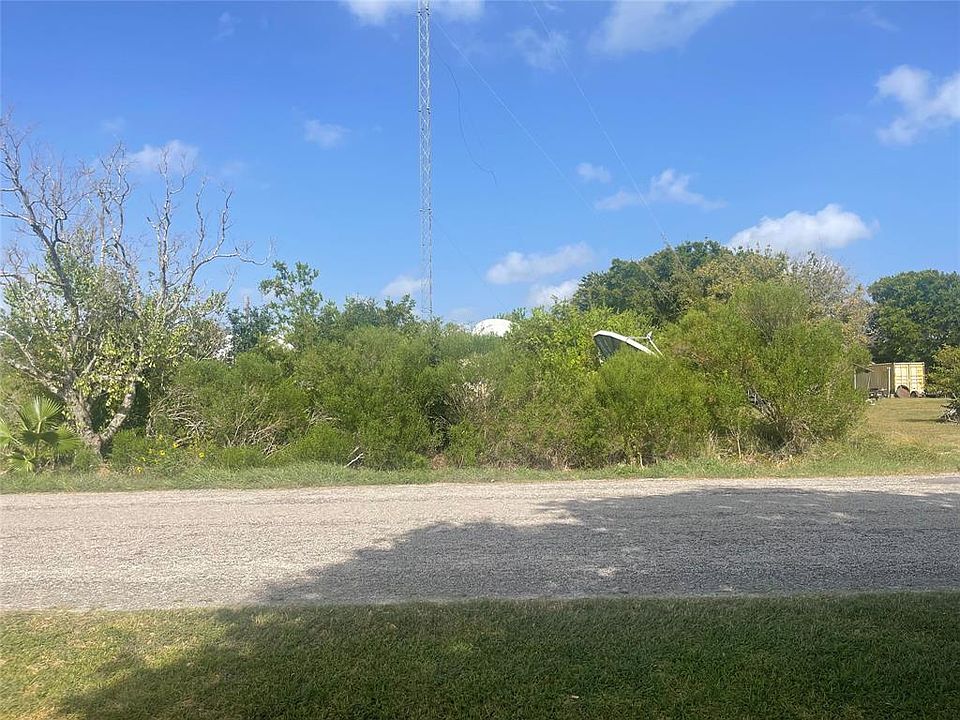 906 2nd St, Palacios, TX 77465 MLS 16484204 Zillow