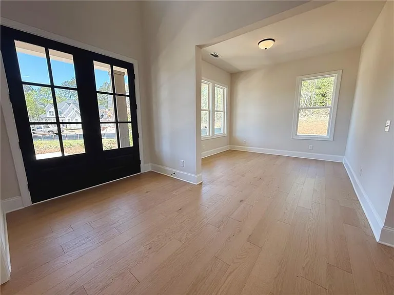 2450 Colliers Ln — Photo 11